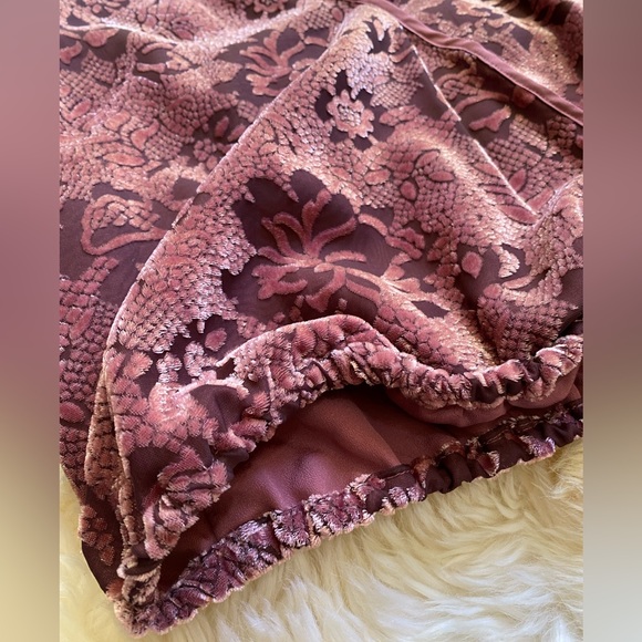 Guess Brand Renaissance Inspired Velvet Blouse, Floral, Purple, Cold Shoulder - Picture 13 of 17